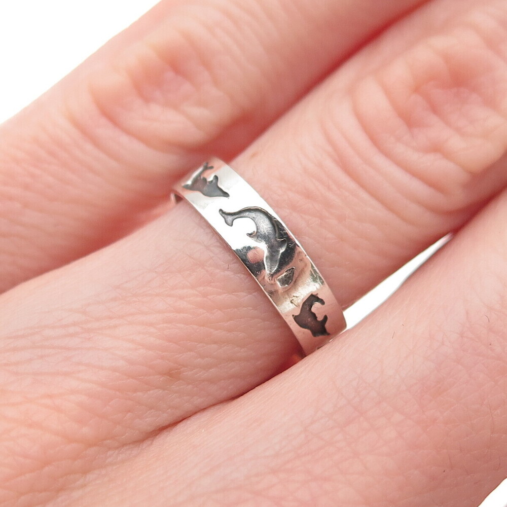 925 Sterling Silver Vintage Dolphin All Around Oxidized Band Ring Size 5.5